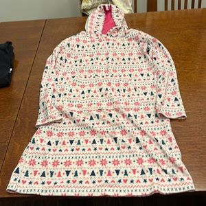 Christmas pjs, girls size 14/16, good condition